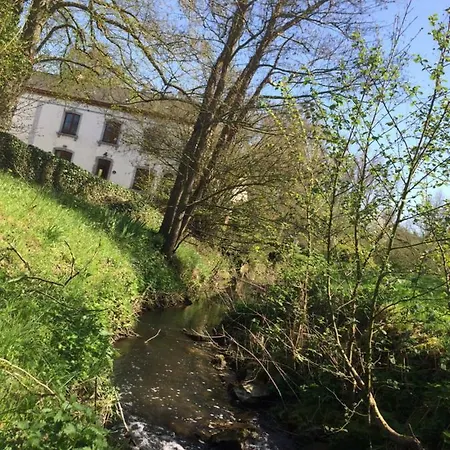 Le Moulin Des Falihottes Bed & Breakfast
